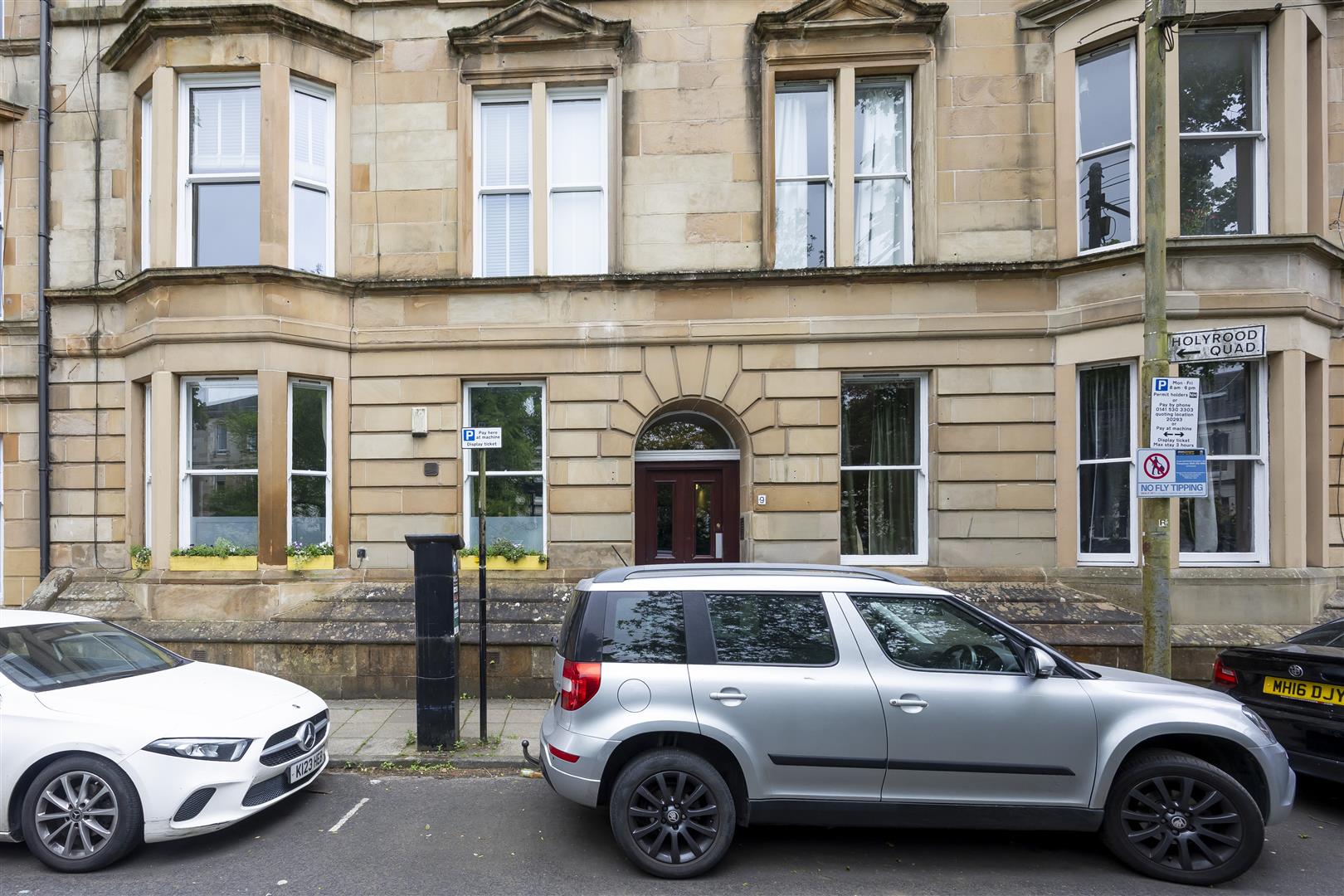 Flat Holyrood Quadrant in Glasgow