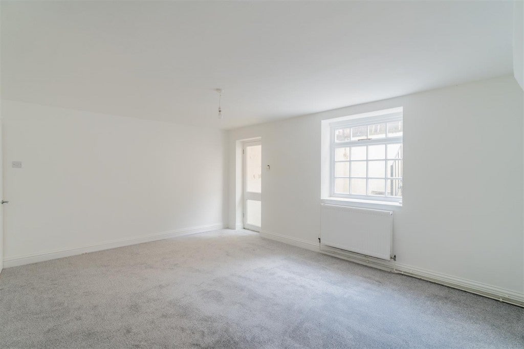 Flat Sherborne Place in Cheltenham