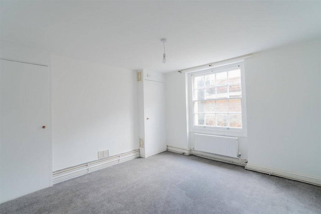 Flat Sherborne Place in Cheltenham
