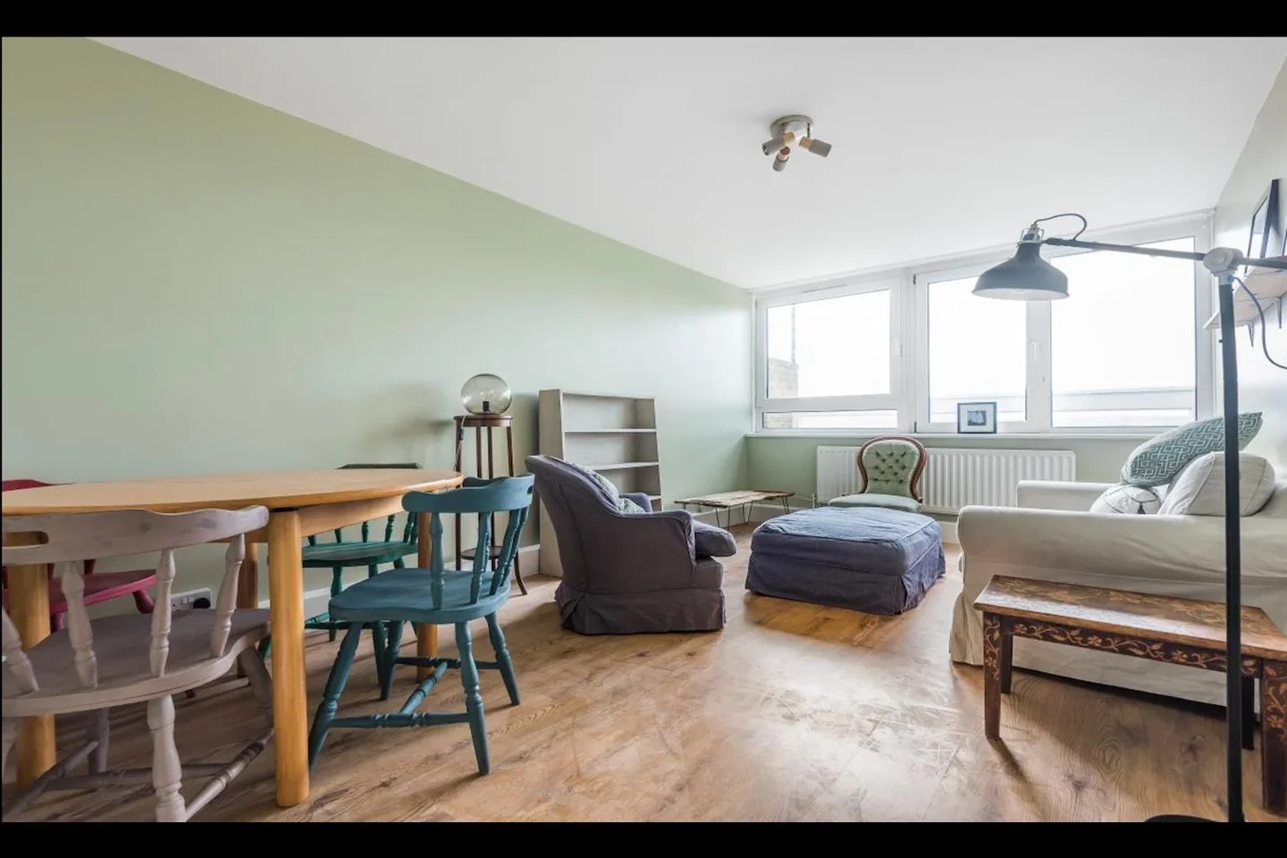 Flat Bibury Close in Greater London