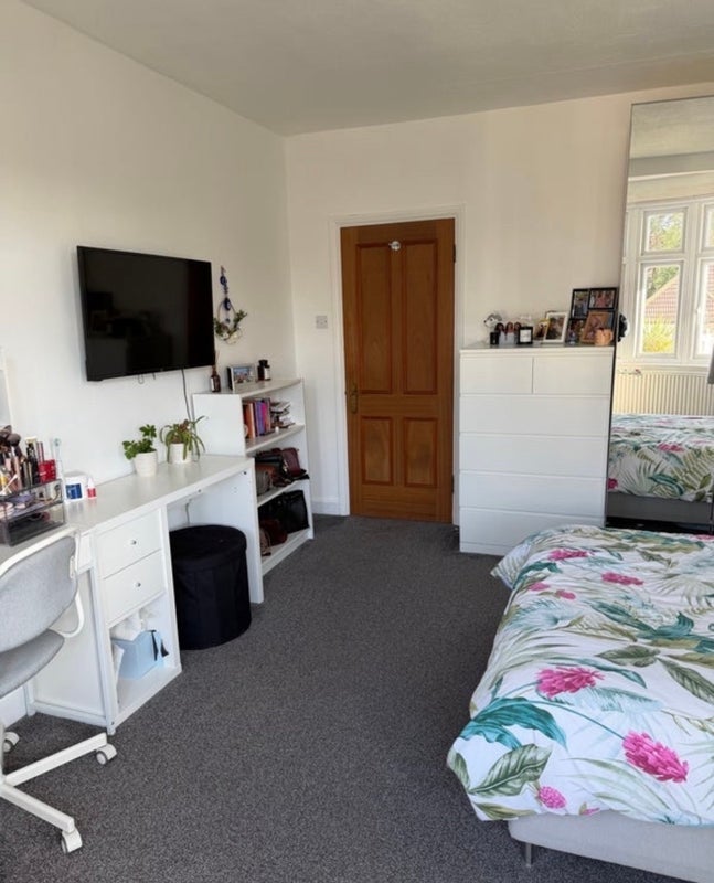 Room Grosvenor Gardens in Greater London