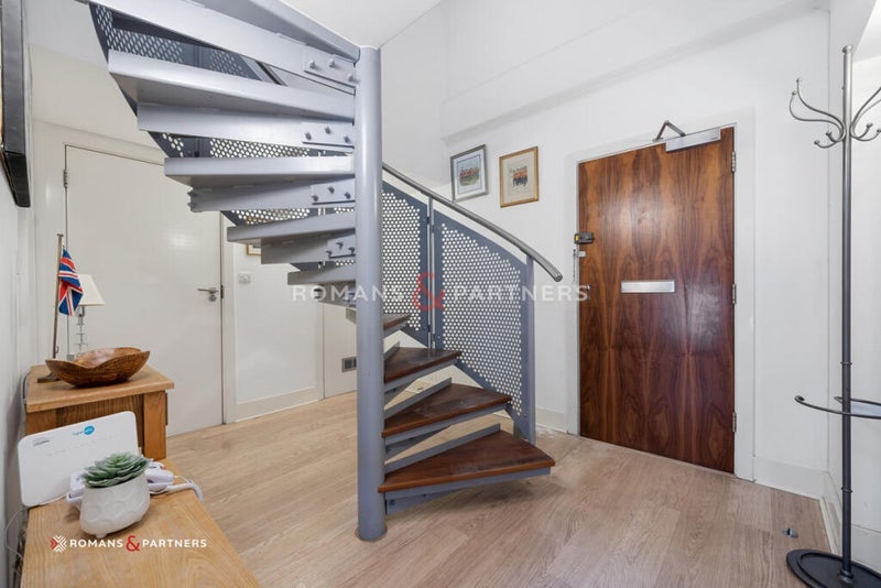 Room Jim Bradley Close in Greater London