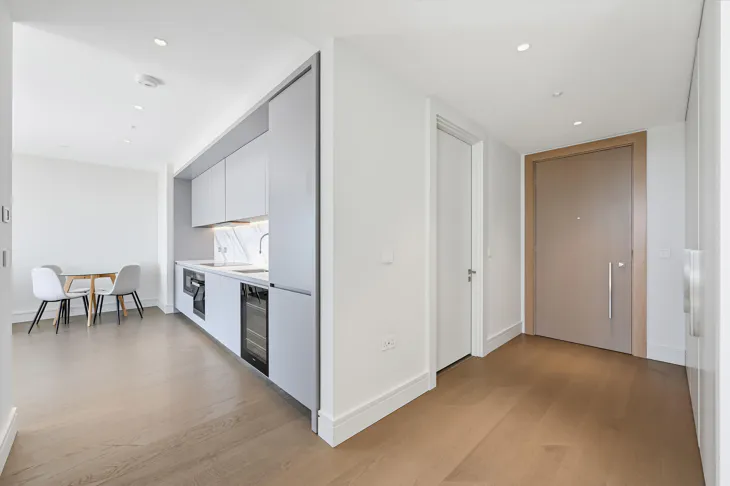 Flat Bishopsgate Plaza in City of London