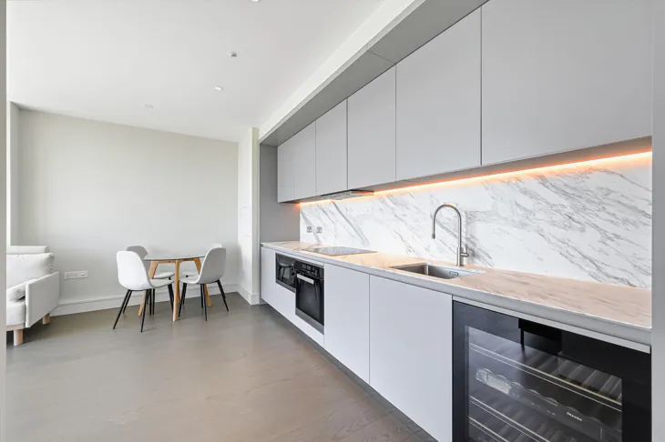 Flat Bishopsgate Plaza in City of London