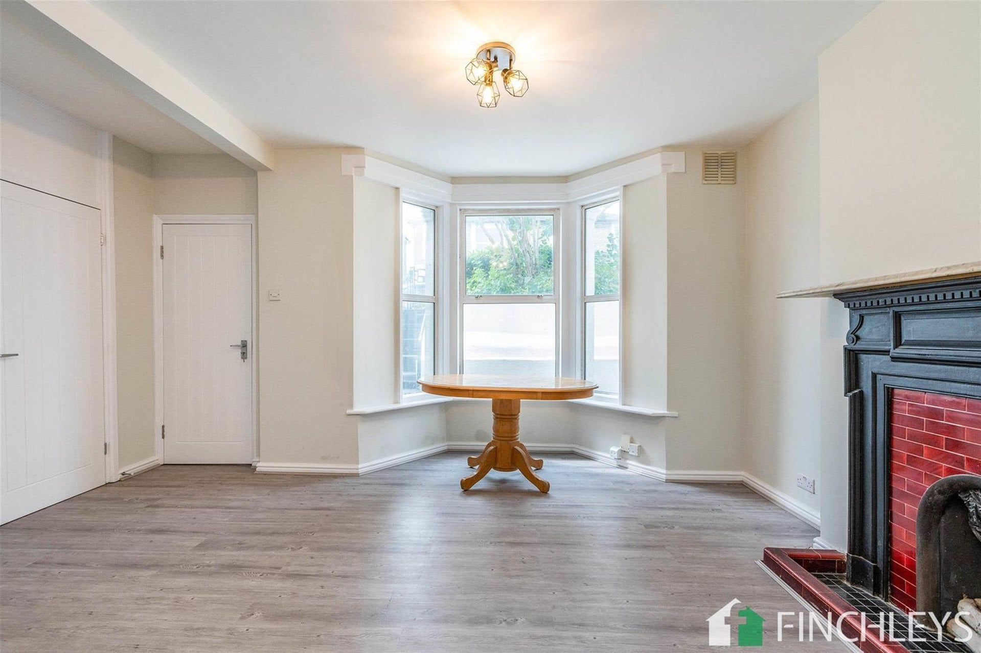Flat Lichfield Grove in Greater London