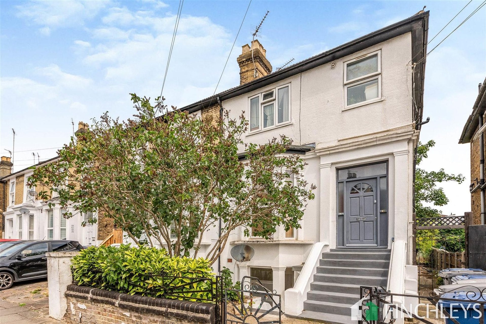 Flat Lichfield Grove in Greater London