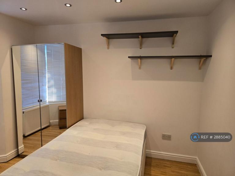 Room Shakespeare Road in Greater London