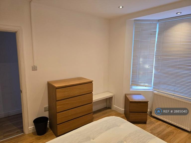 Room Shakespeare Road in Greater London