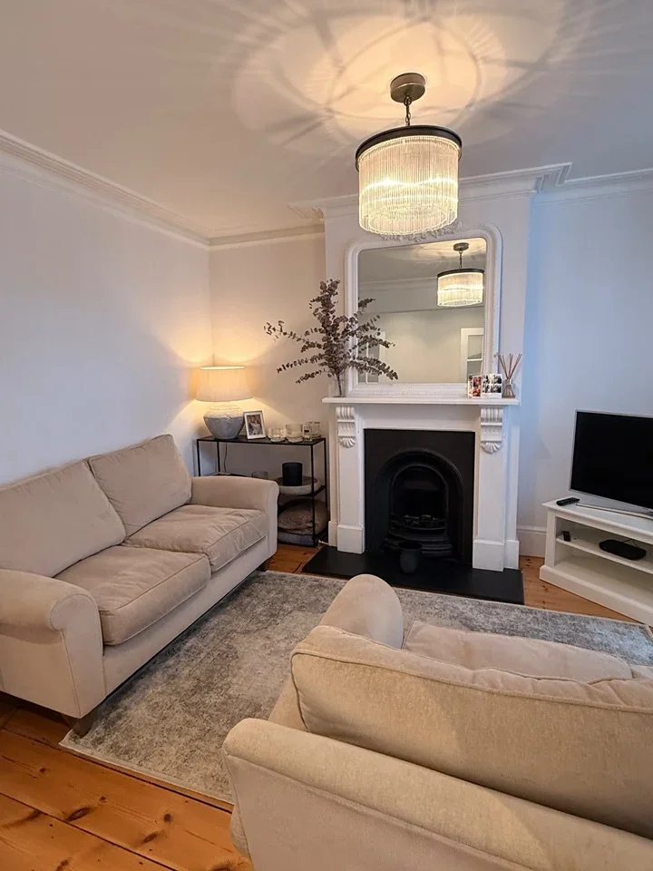 House Hartford Road in Greater London
