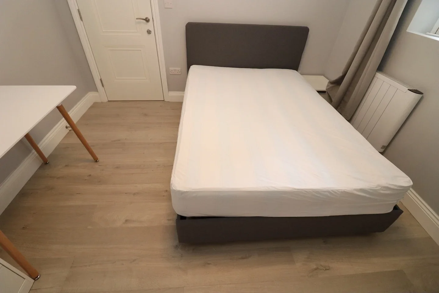 Room Fairclough Street in Greater London