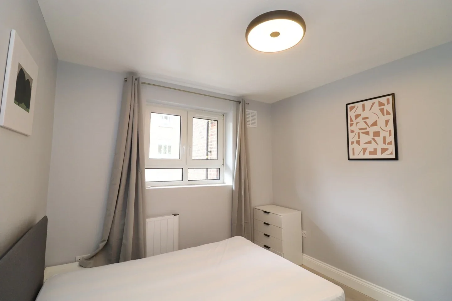 Room Fairclough Street in Greater London