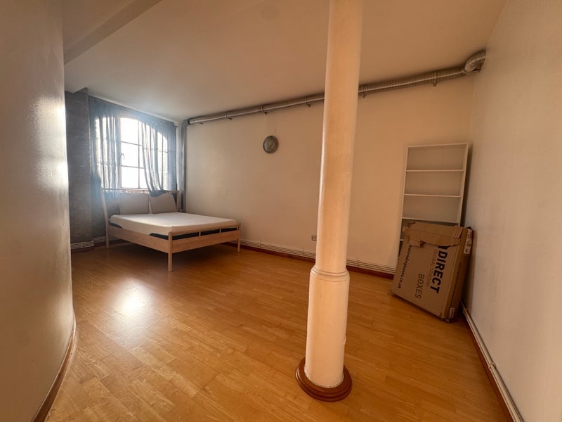 Room Tyssen Street in Greater London