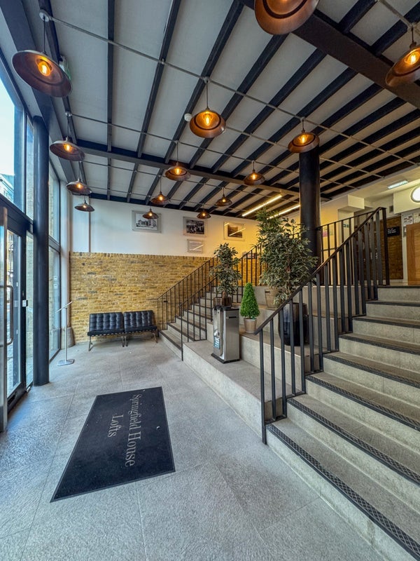 Room Tyssen Street in Greater London