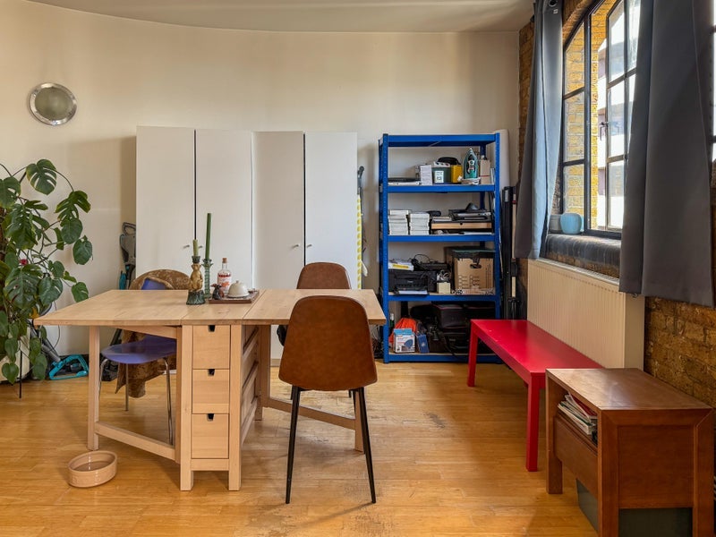 Room Tyssen Street in Greater London