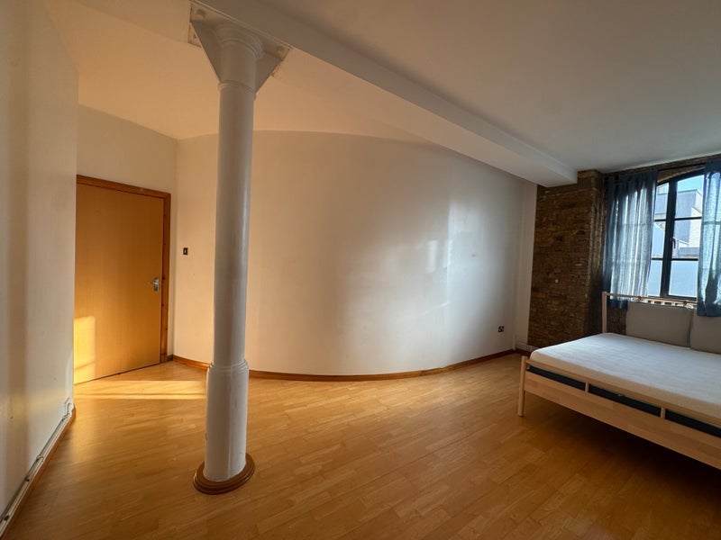 Room Tyssen Street in Greater London