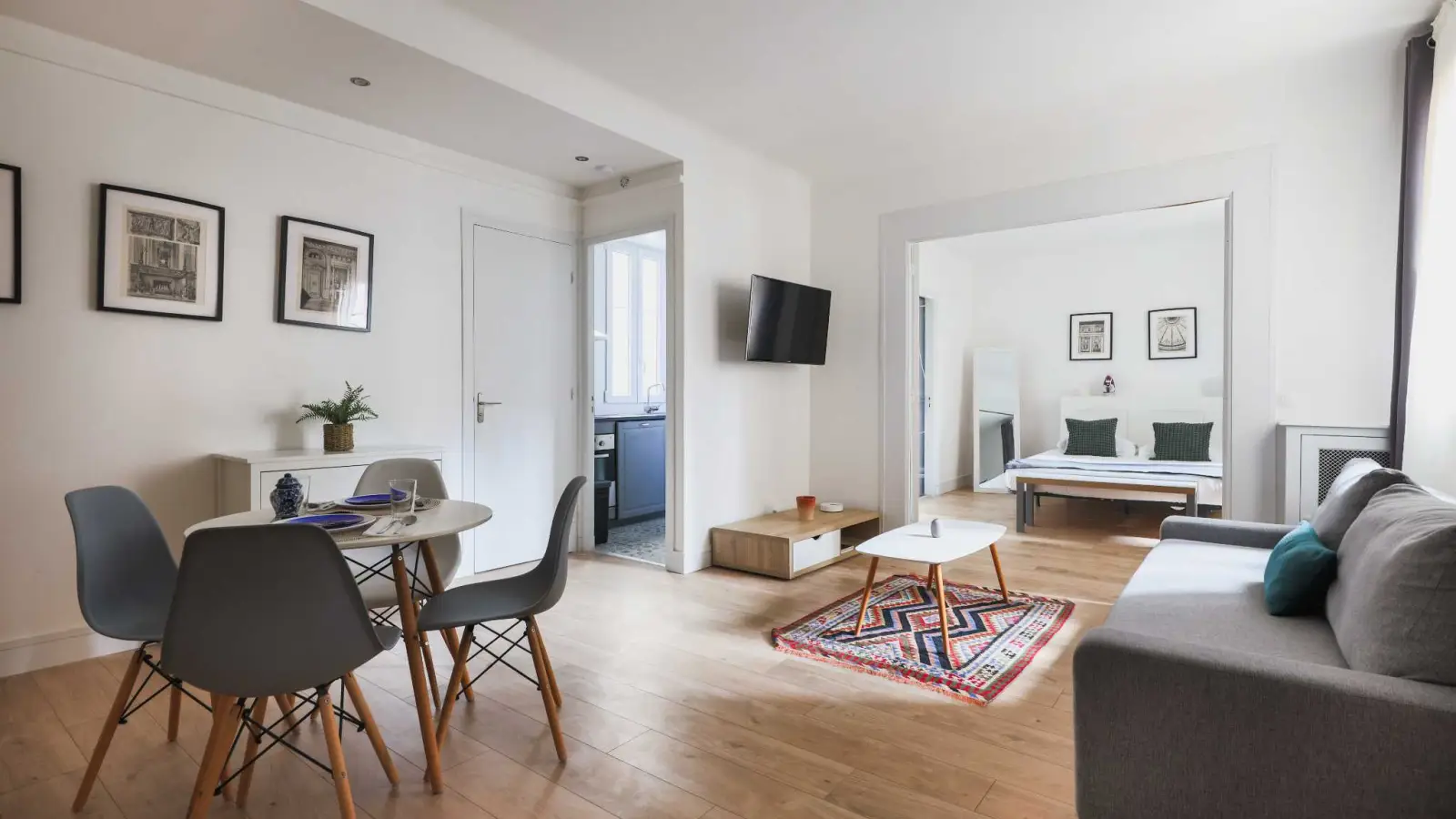 Flat Rue Guersant in Paris
