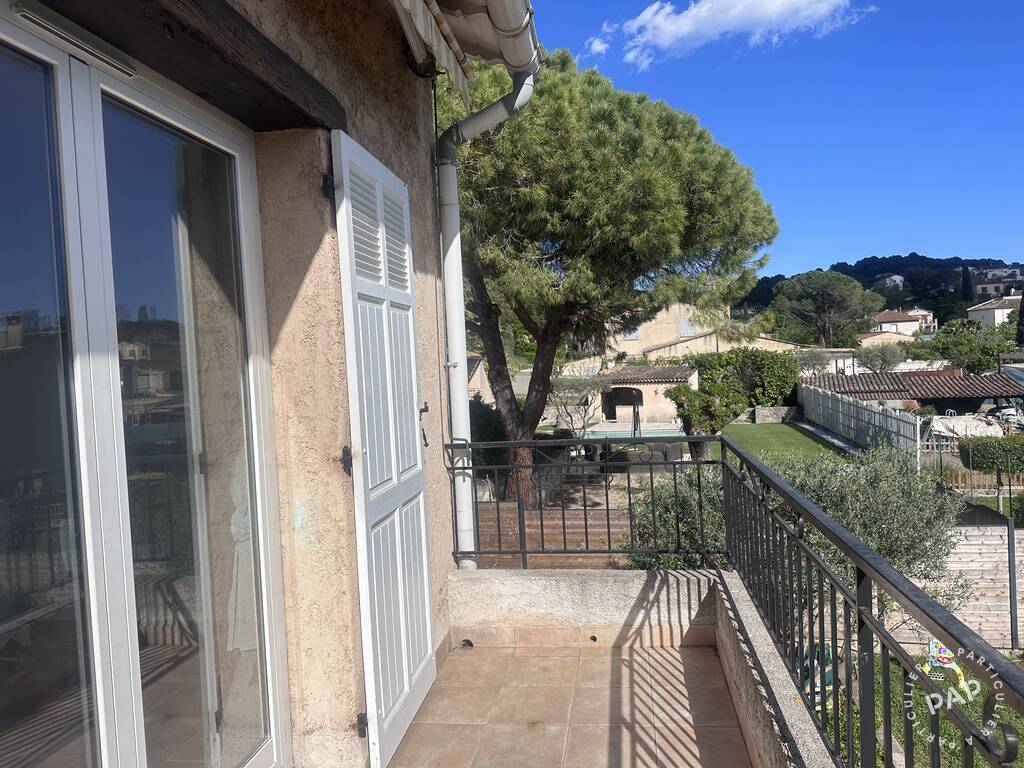 Flat Avenue de la République in La Roquette-sur-Siagne
