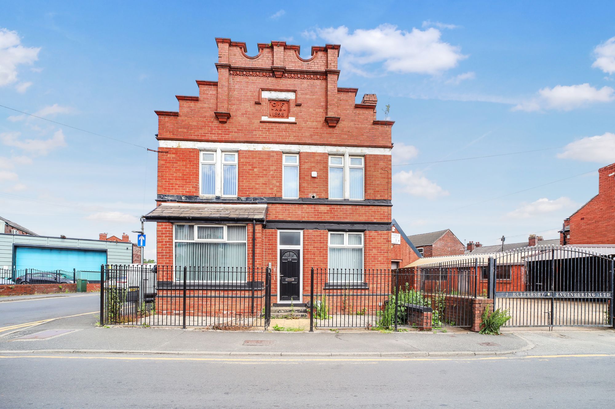 Room Collingwood Road in Earlestown