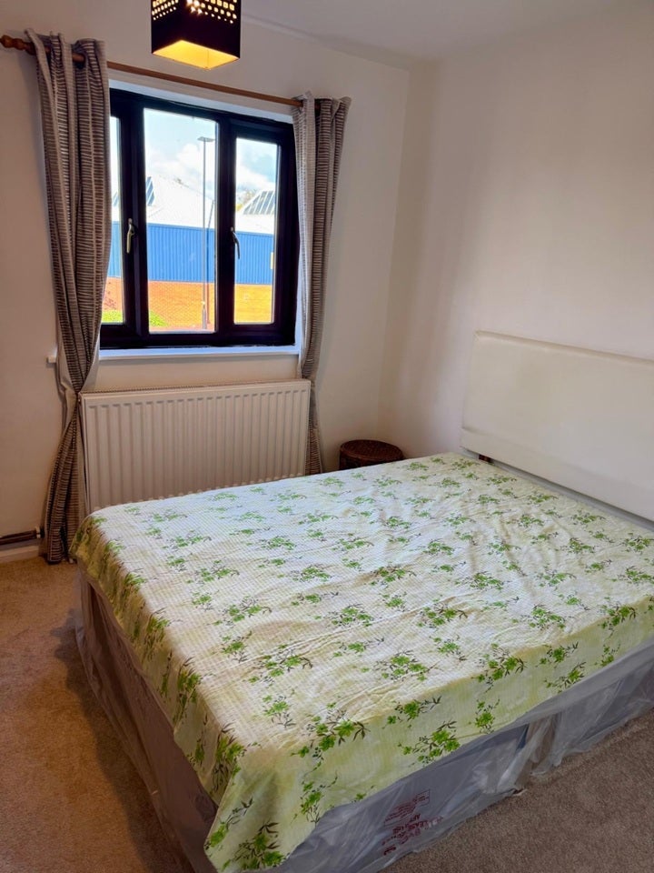 Room Poplar Way in Greater London