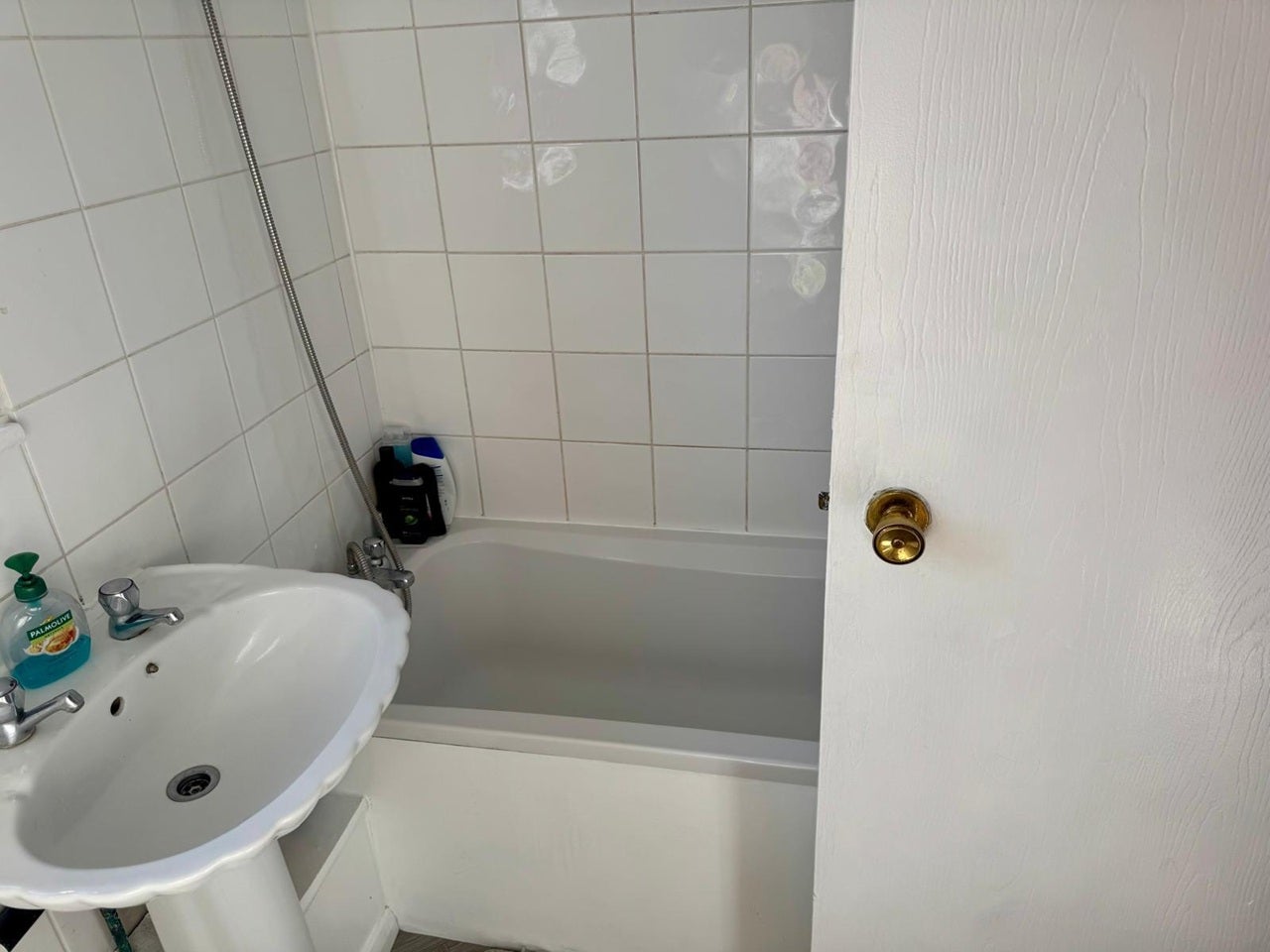 Room Poplar Way in Greater London
