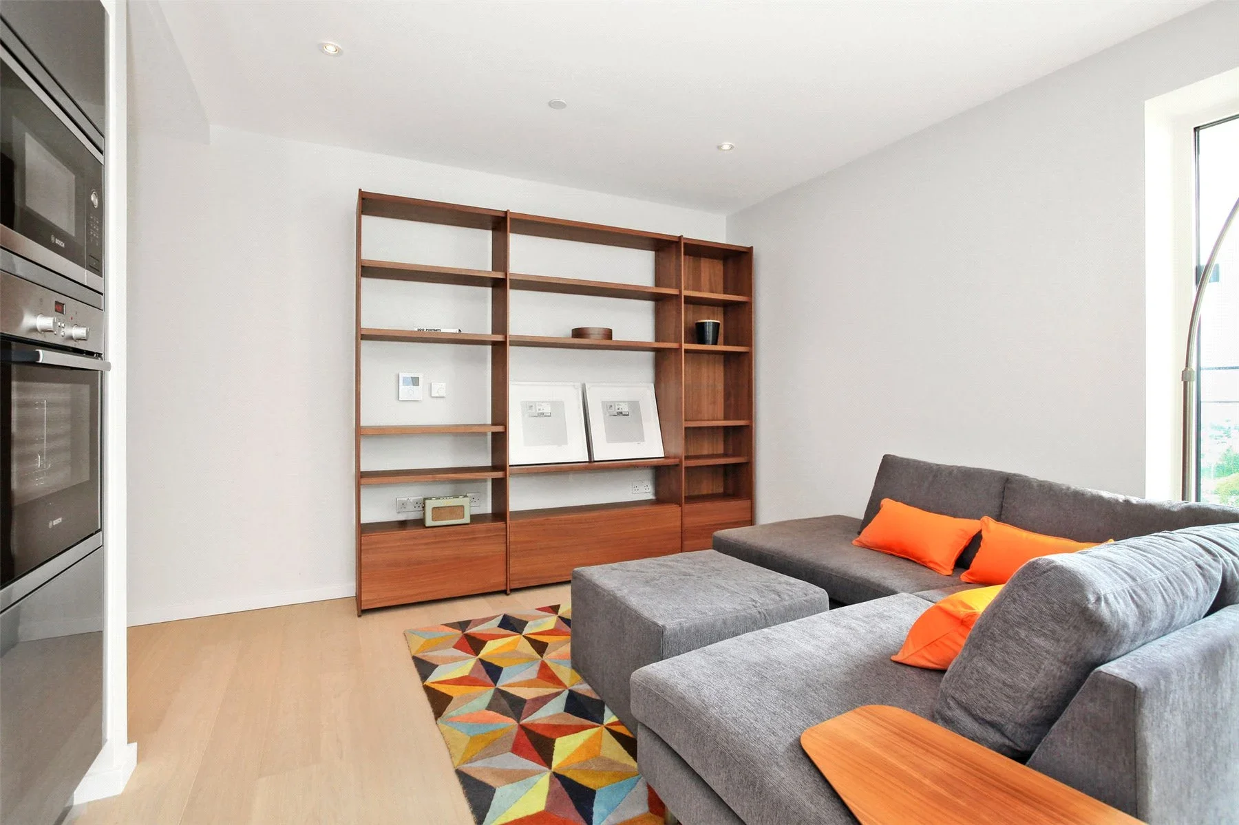 Flat Westfield Avenue in Greater London