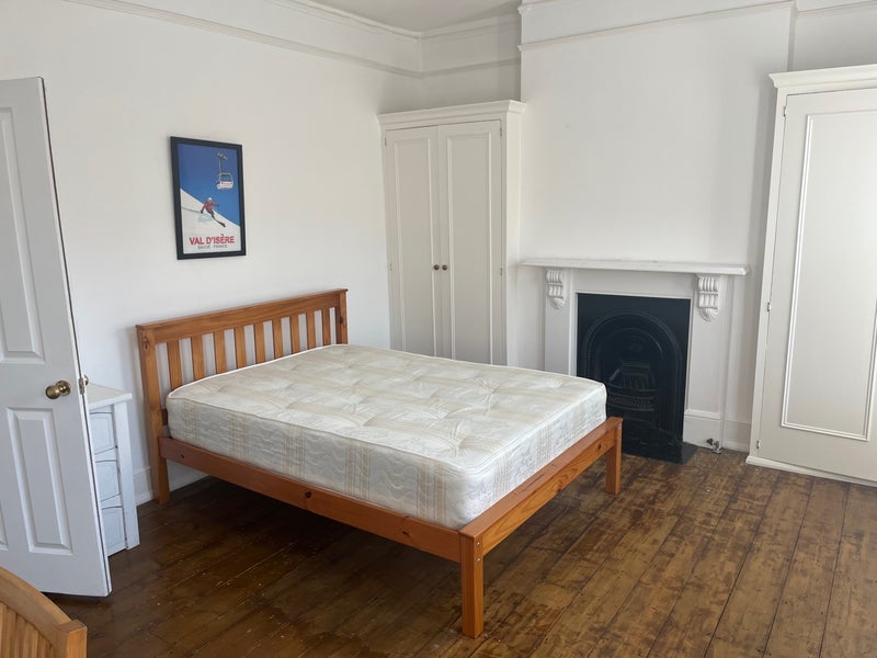 Room Tremadoc Road in Greater London