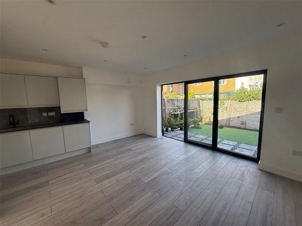 House Kent Way in Greater London