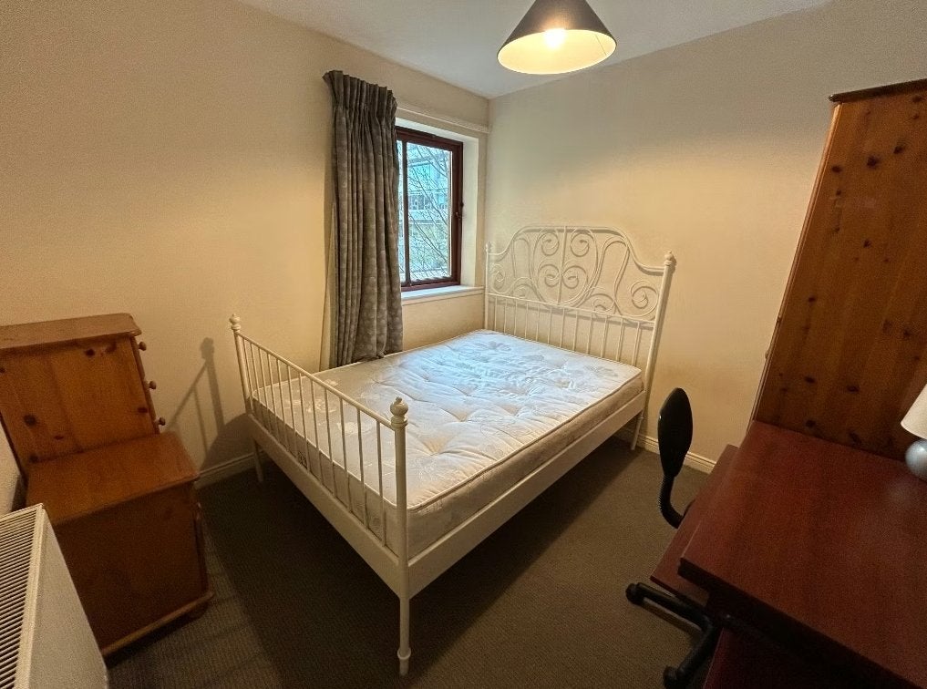 Flat High Riggs in City of Edinburgh