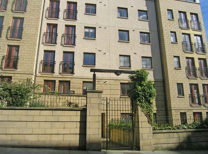 Flat High Riggs in City of Edinburgh