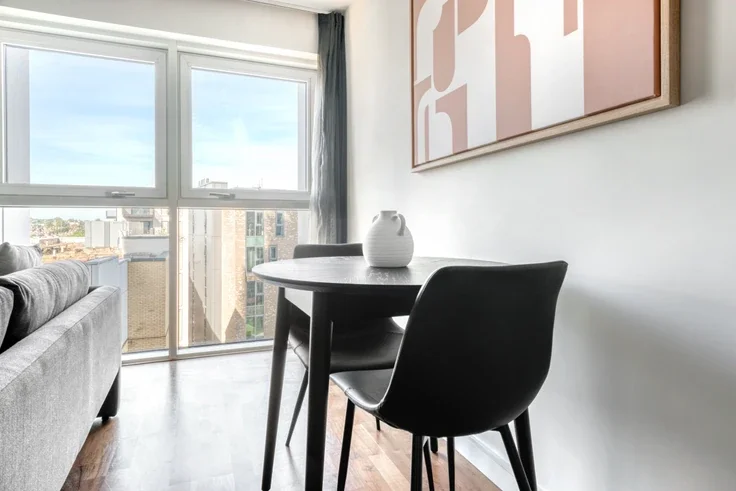 Flat Enterprise Way in Greater London