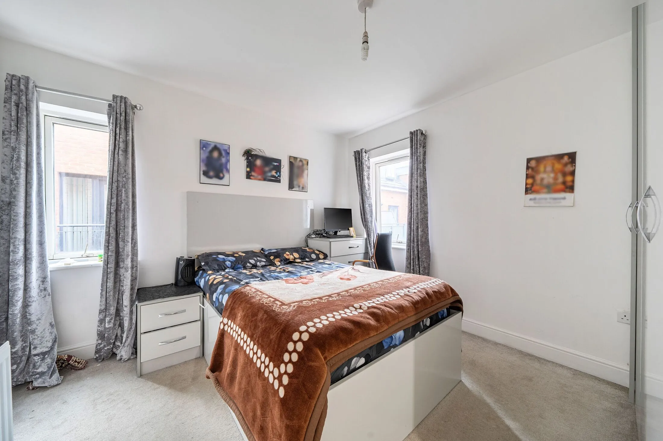 Flat Sudbury Hill in Greater London