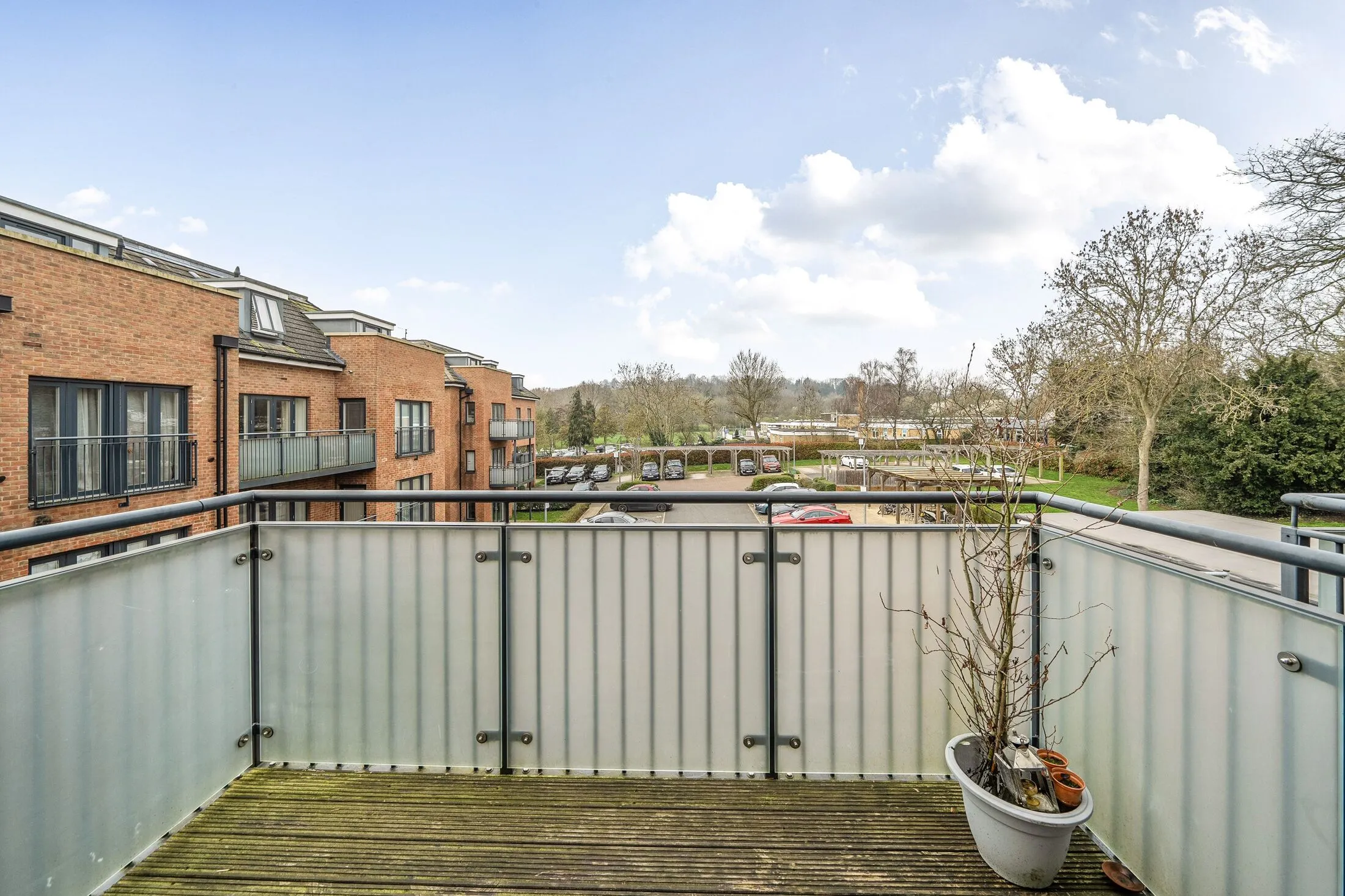 Flat Sudbury Hill in Greater London