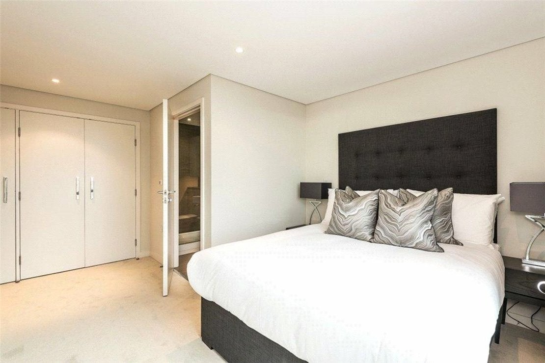 Flat Merchant Square in City of Westminster