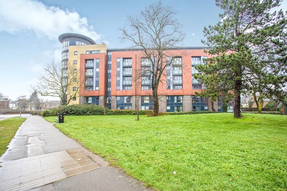 Flat St Albans Road in Watford