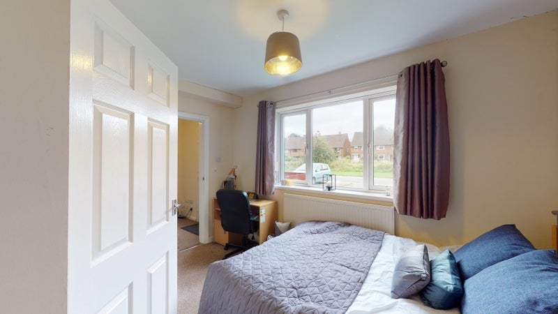 Room Charter Avenue in Coventry