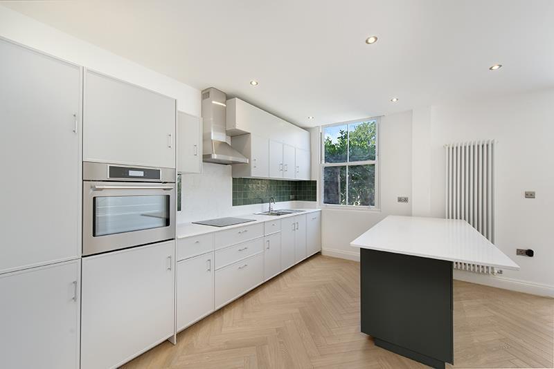 Flat Sarre Road in Greater London