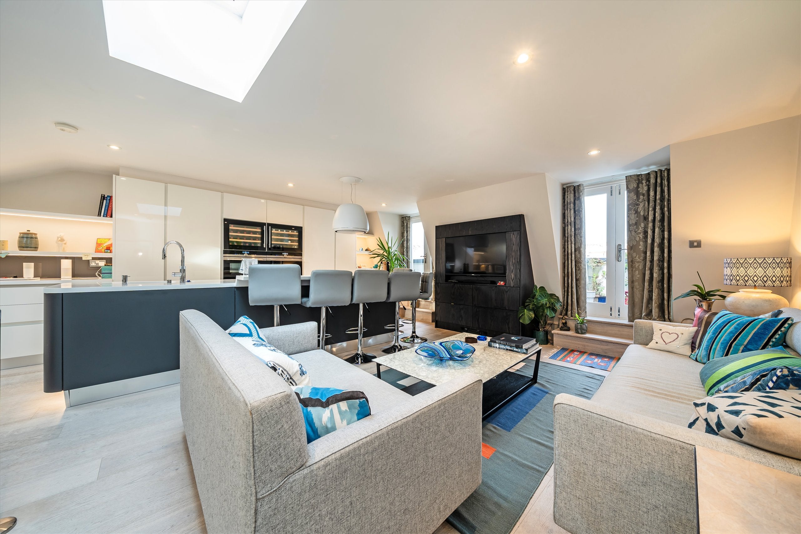 Flat Queen's Gate Mews in Greater London