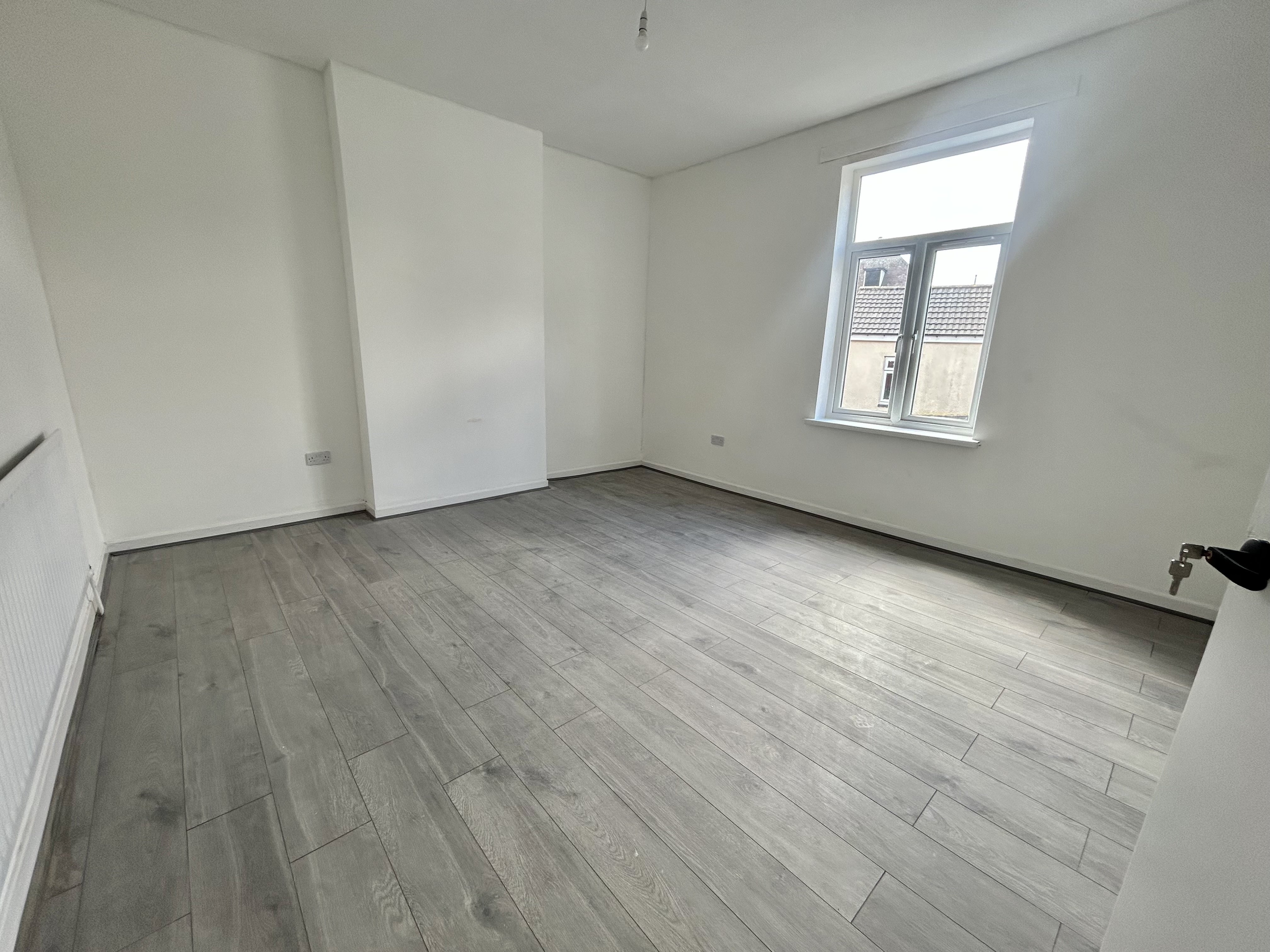 Flat Denmark Close in Wolverhampton