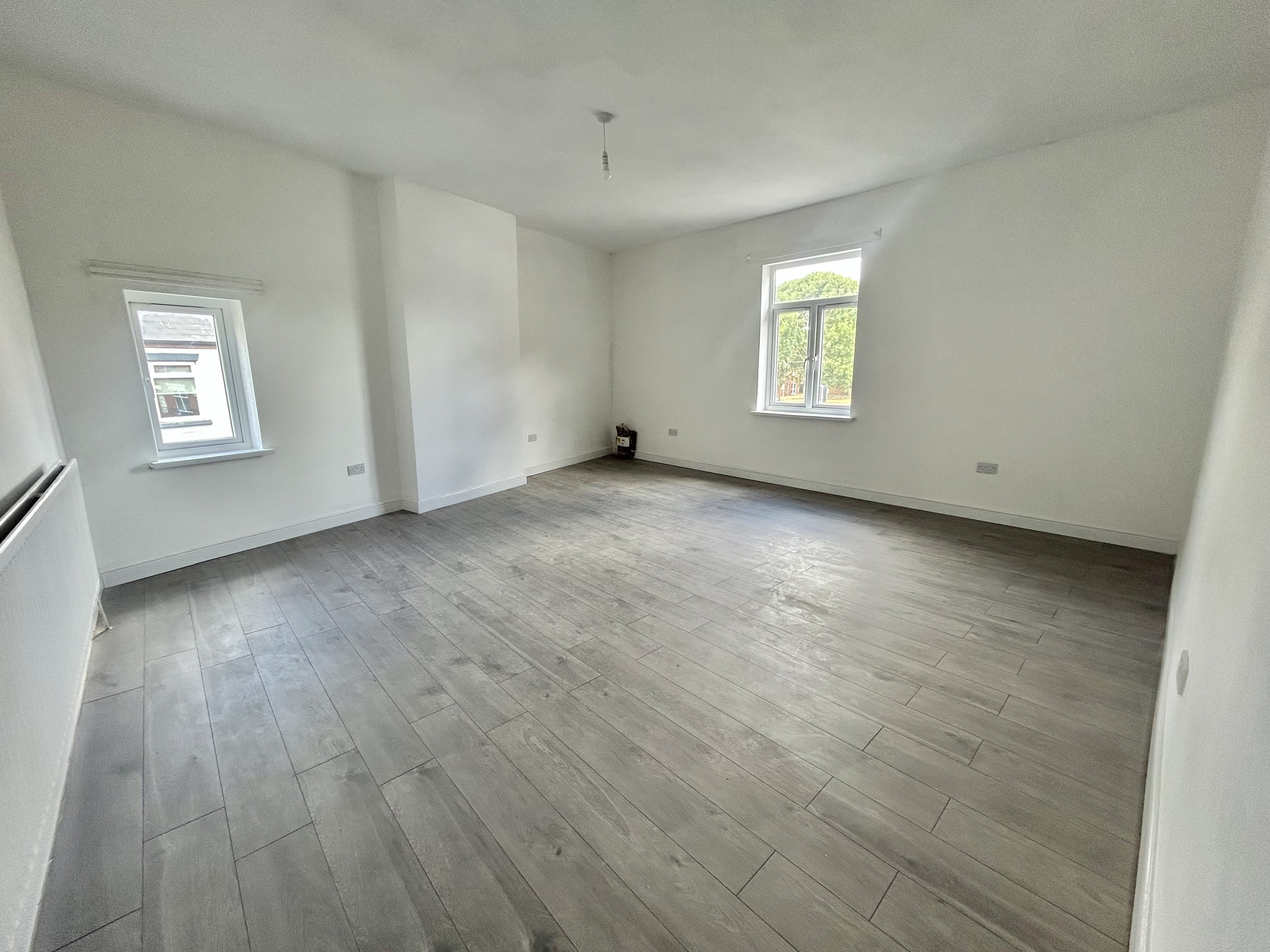 Flat Denmark Close in Wolverhampton