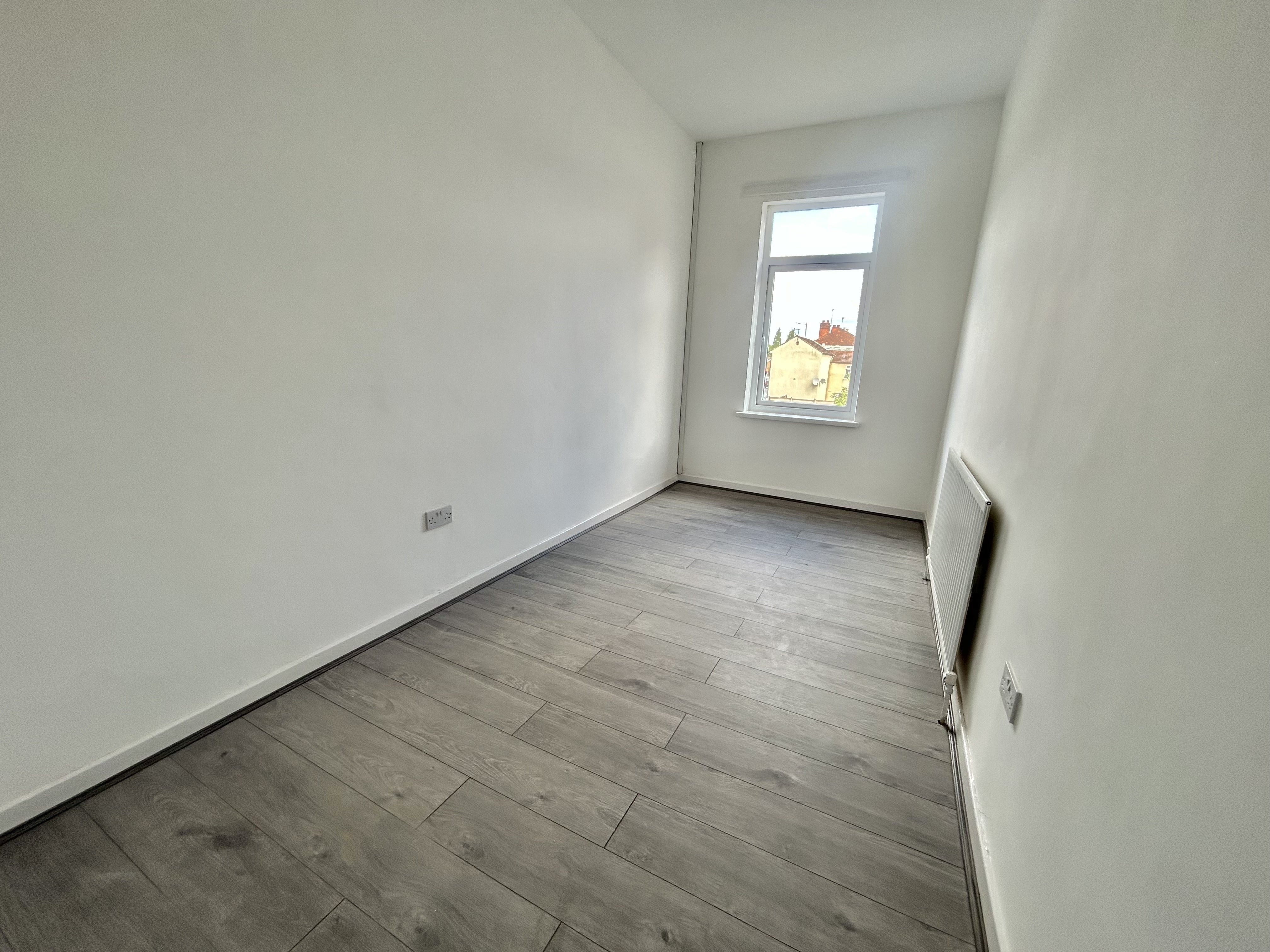 Flat Denmark Close in Wolverhampton