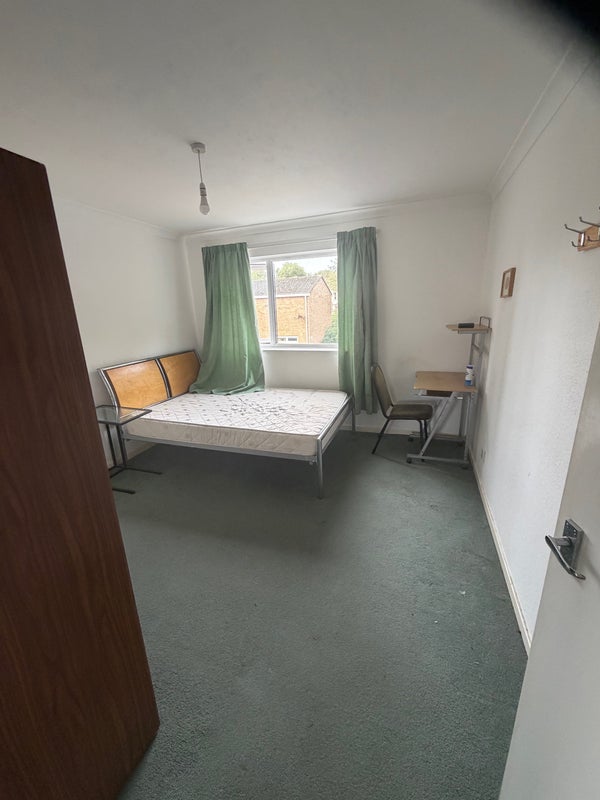 Room Dean Crescent in Bristol