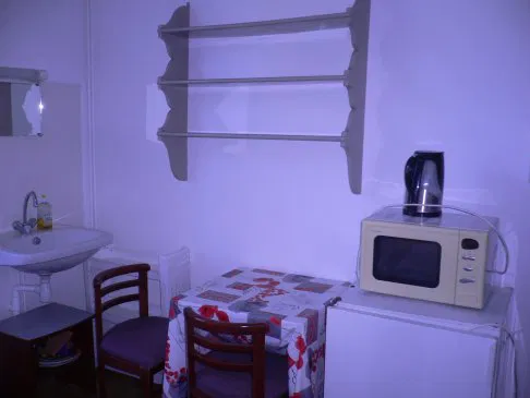 Room Rue de Normandie in Le Mesnil-Esnard