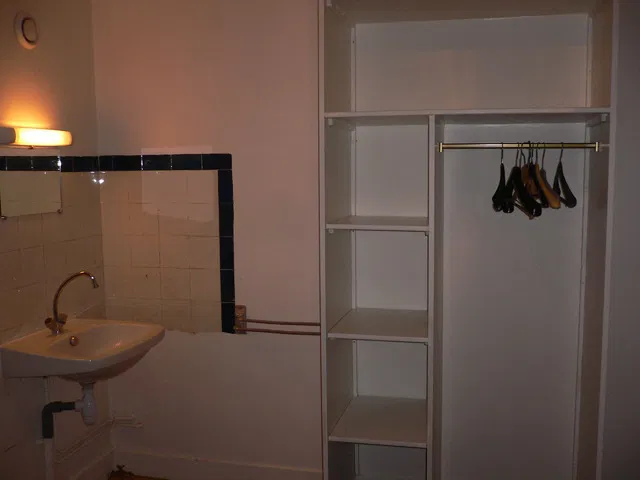 Room Rue de Normandie in Le Mesnil-Esnard