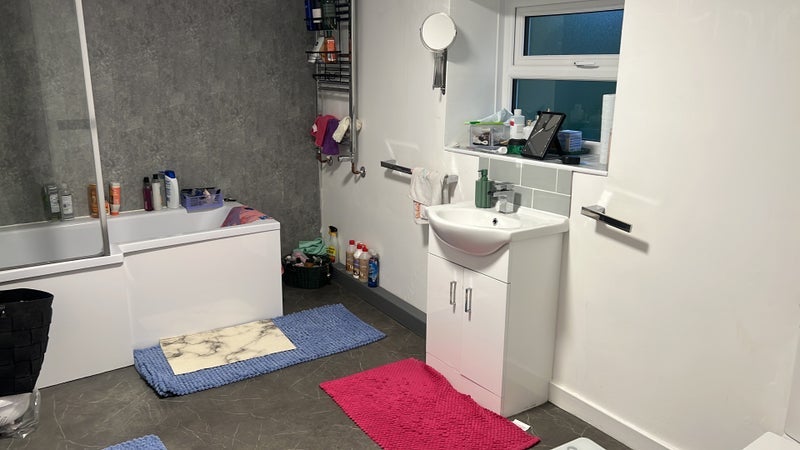 Room Newhey Road in Milnrow