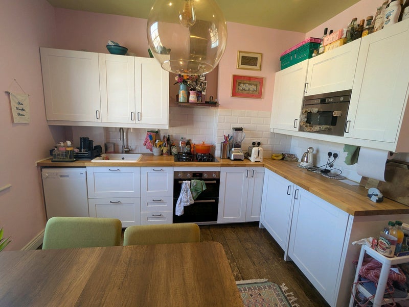 Room Wellington Way in Greater London
