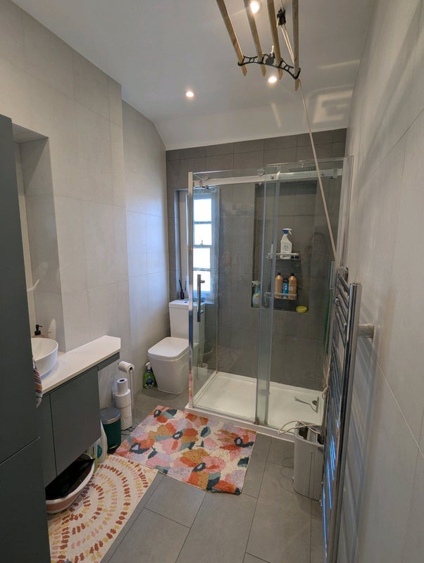 Room Wellington Way in Greater London