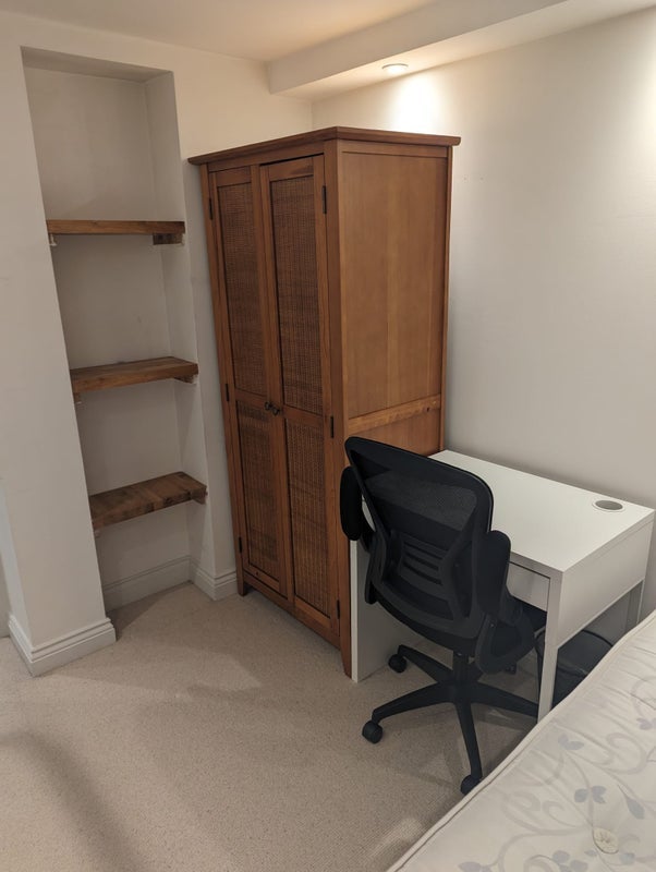 Room Wellington Way in Greater London