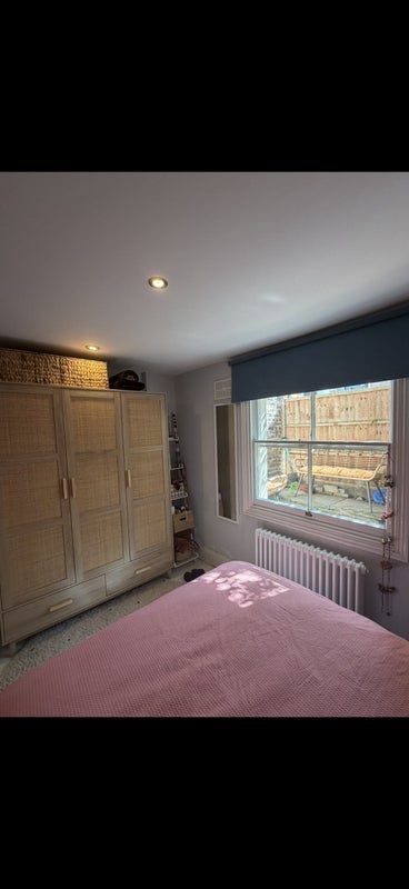 Room Byrne Road in Greater London