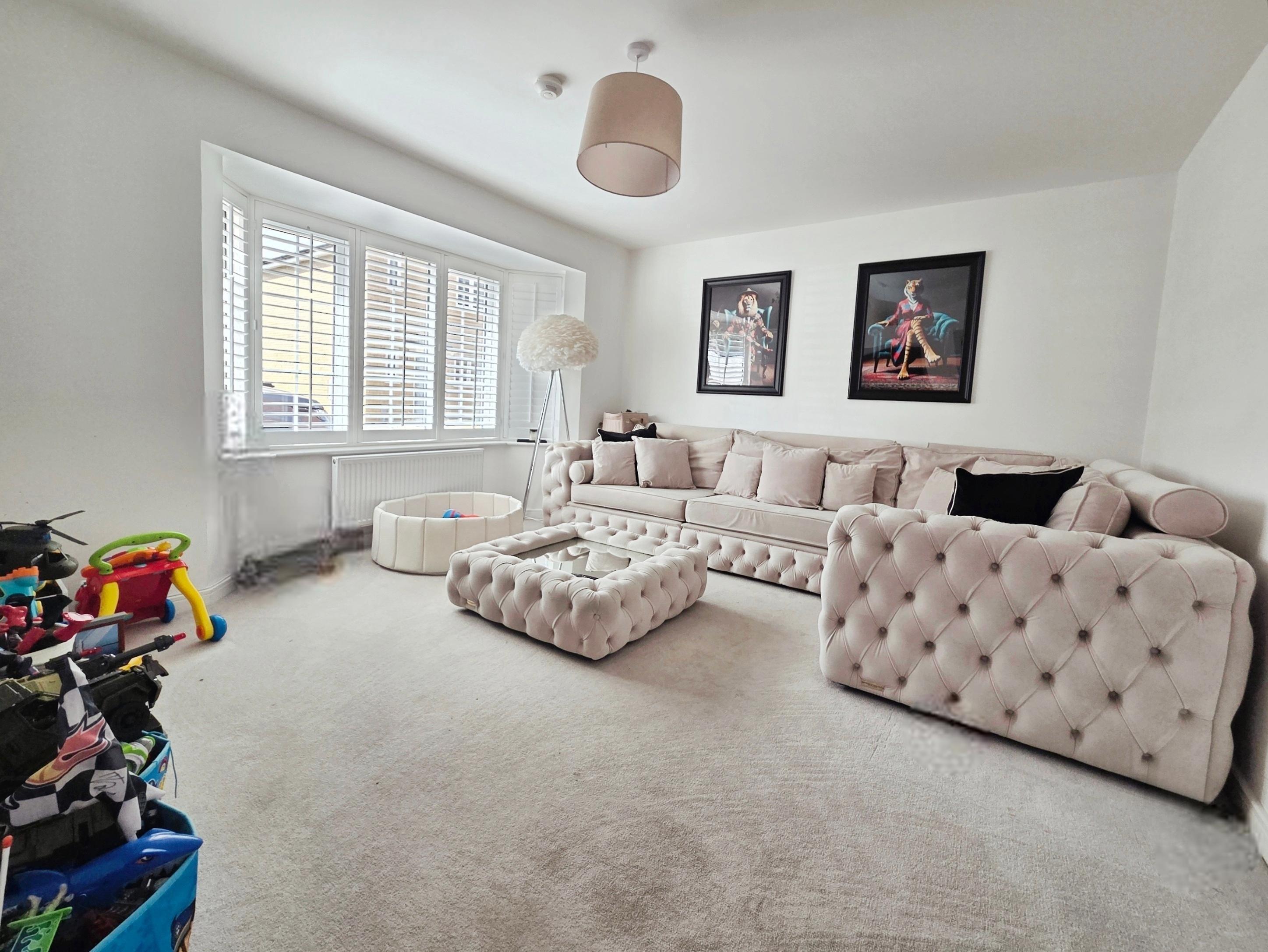 Flat Benson Drive in Witham