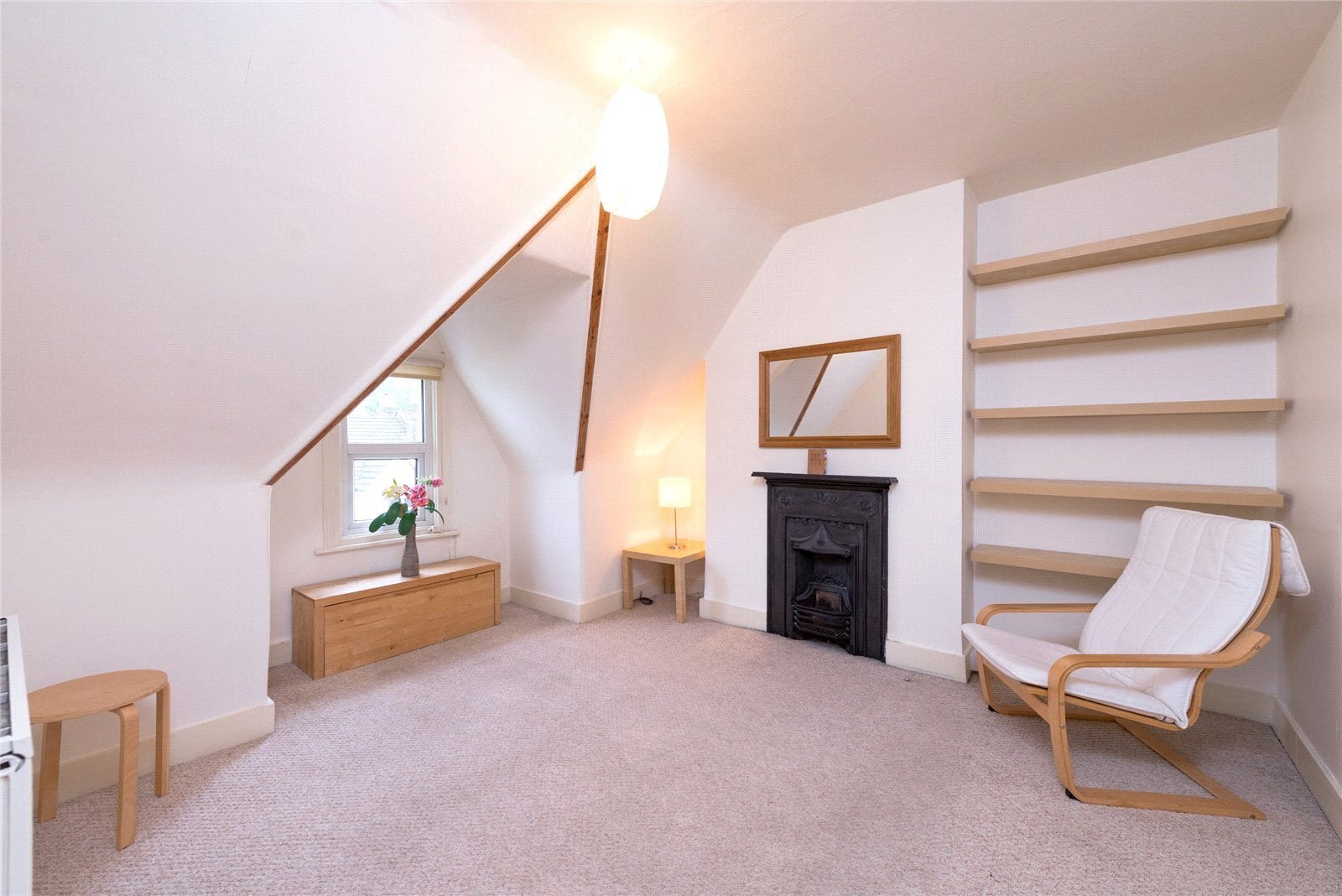 Flat Stile Hall Gardens in Greater London